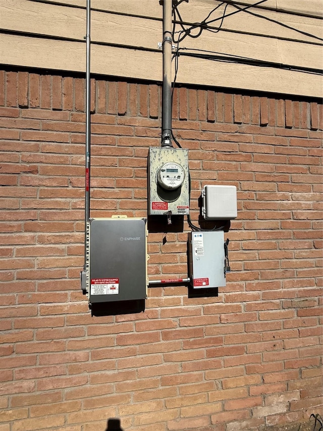 1306 La Salle Dr, Sherman, TX 75090 - exterior view of brick wall and electric meter