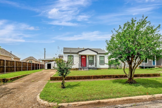 313 W 7th St, Irving, TX 75060 - view of front of home with concrete driveway