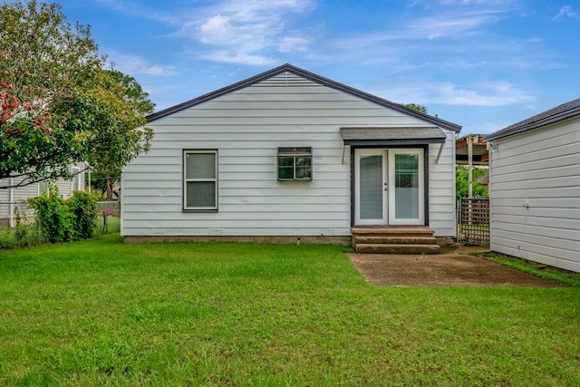 313 W 7th St, Irving, TX 75060 - rear view of property with entry steps