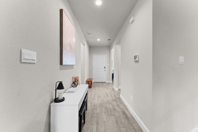 1225 Rolling Meadows Dr, Cedar Hill, TX 75104 - hallway featuring light wood-style flooring, recessed lighting, and baseboards