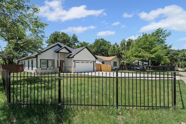 2636 Carter Ave, Fort Worth, TX 76103 - ranch-style home featuring a garage, stucco siding, and driveway