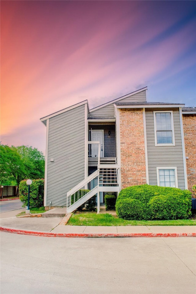 1101 Quail Valley Ln Unit 211, Arlington, TX 76011 - view of building exterior