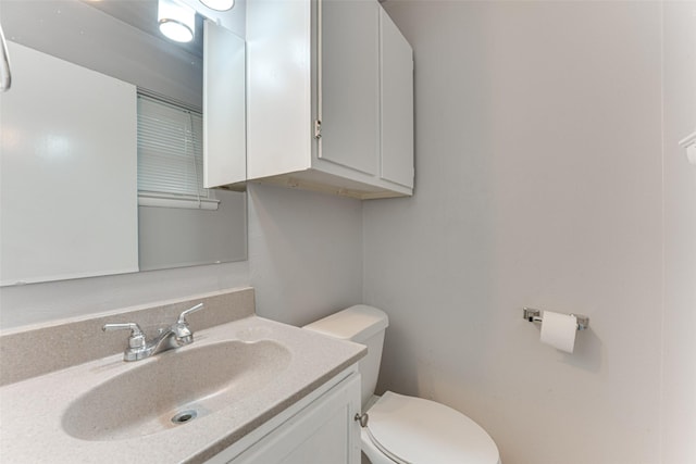 729 Grubb Cir, Mesquite, TX 75149 - bathroom with toilet and vanity