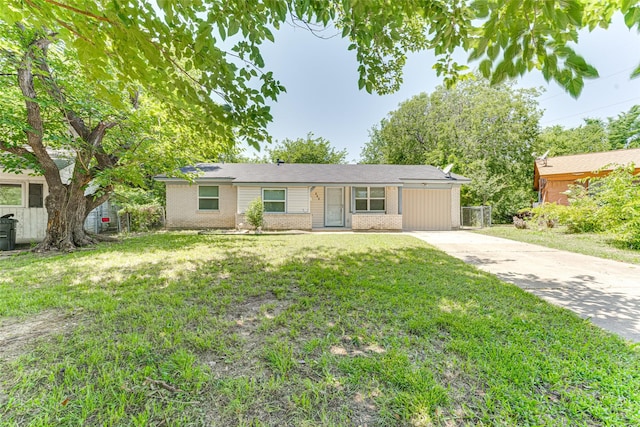 729 Grubb Cir, Mesquite, TX 75149 - single story home featuring brick siding and driveway