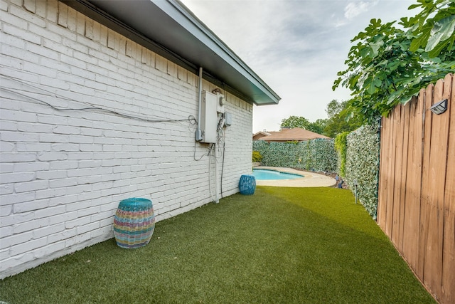 605 Sevilla Dr, Garland, TX 75043 - view of yard