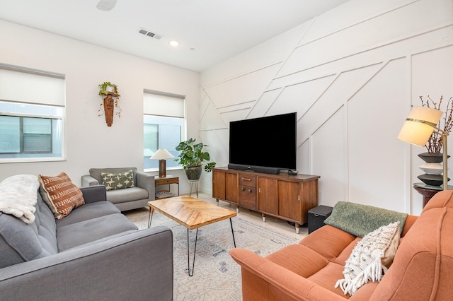427 W 10th St Unit 803, Dallas, TX 75208 - living room featuring light wood finished floors and recessed lighting