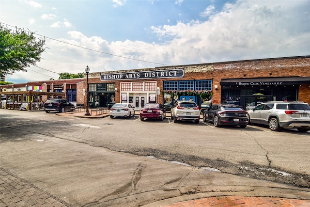 427 W 10th St Unit 803, Dallas, TX 75208 - view of commercial property with uncovered parking