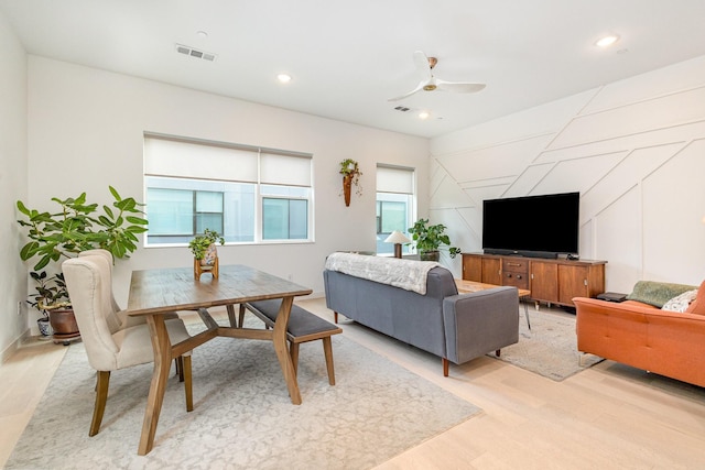 427 W 10th St Unit 803, Dallas, TX 75208 - living room featuring ceiling fan, light wood-type flooring, and recessed lighting