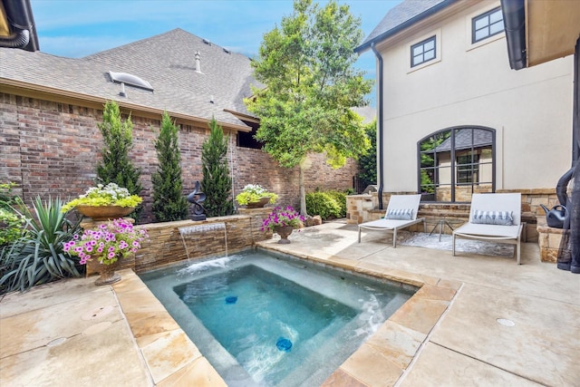 933 Glenhurst Rd, Keller, TX 76248 - view of swimming pool with an in-ground hot tub and a patio area