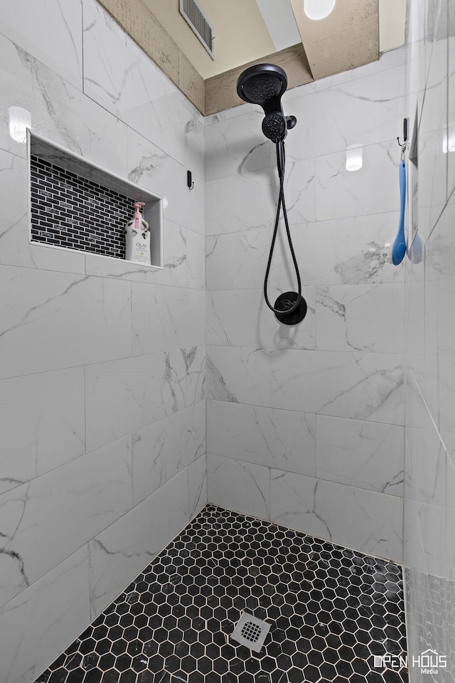 4403 Nassau Dr, Wichita Falls, TX 76308 - full bathroom with a tile shower