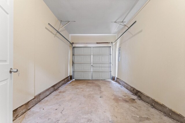1008 Pleasant Dr, Dallas, TX 75217 - garage with electric panel