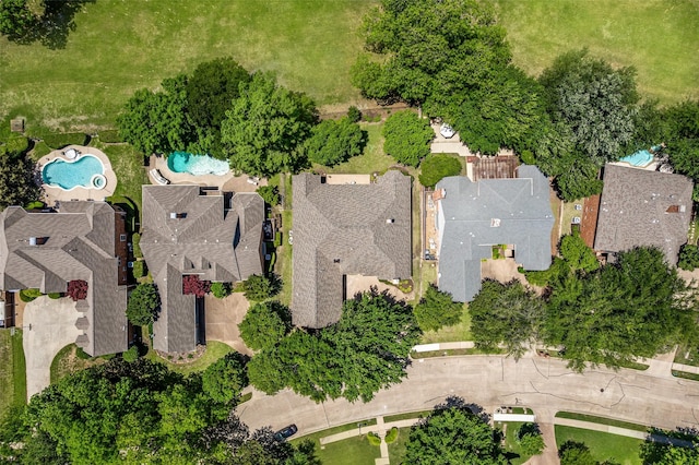 934 Hills Creek Dr, Mckinney, TX 75072 - drone / aerial view of a pool