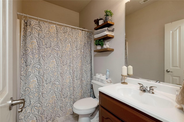10617 Big Oak Dr, Fort Worth, TX 76131 - full bath with toilet, vanity, and a shower with curtain