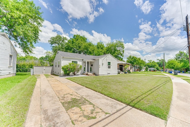 3444 Kellogg Ave, Dallas, TX 75216 - view of front of house featuring concrete driveway