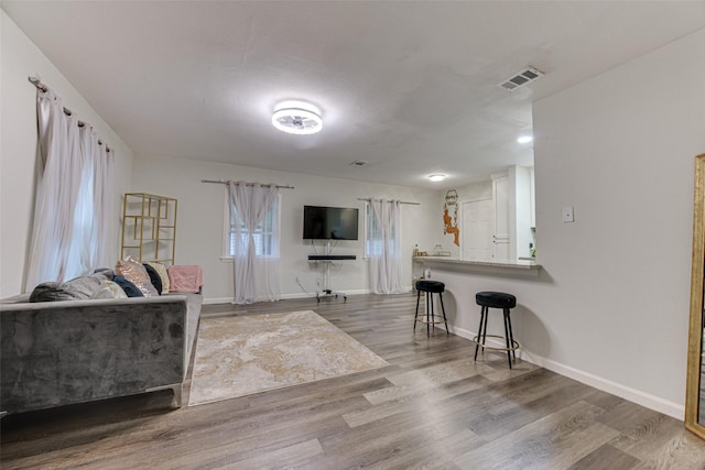 3444 Kellogg Ave, Dallas, TX 75216 - living area with wood finished floors and baseboards