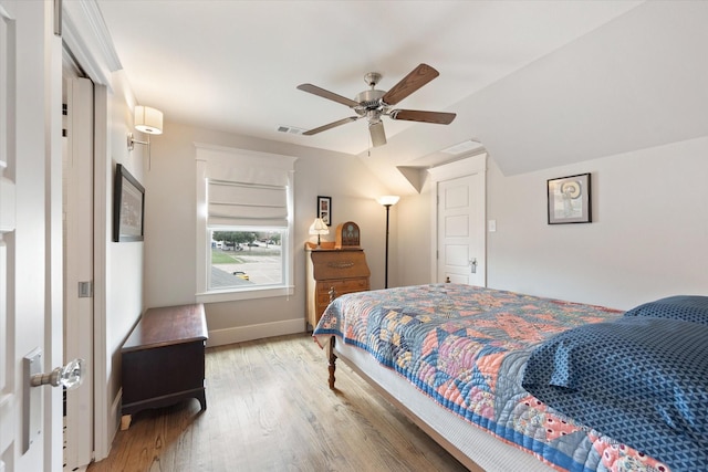 404 E Wall St, Grapevine, TX 76051 - bedroom featuring light wood-style floors, baseboards, and ceiling fan