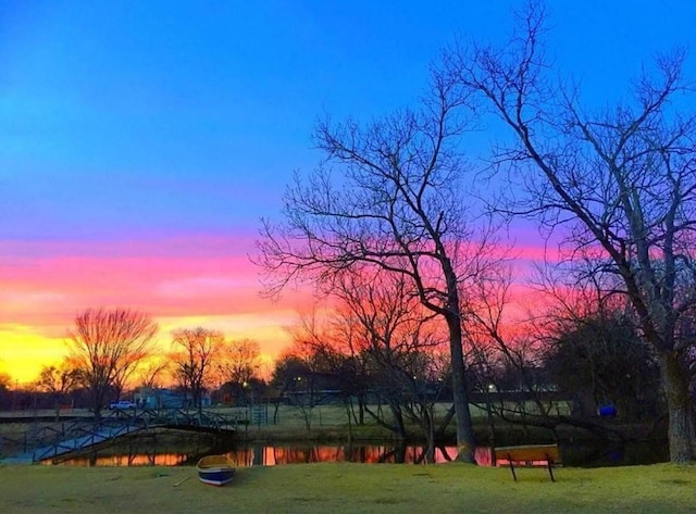 725 Bluebird St, Fort Worth, TX 76140 - view of community with a lawn