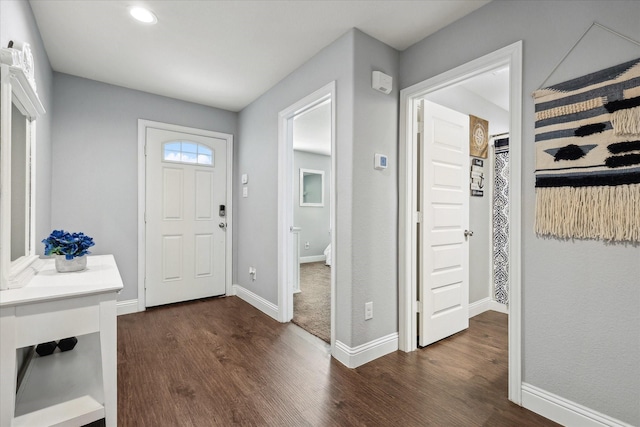 1946 Bel Air Dr, Arlington, TX 76010 - entryway featuring dark wood-style floors, baseboards, and recessed lighting