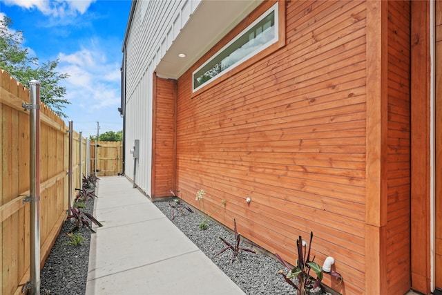 2522 Jeffries St, Dallas, TX 75215 - view of side of property with a fenced backyard