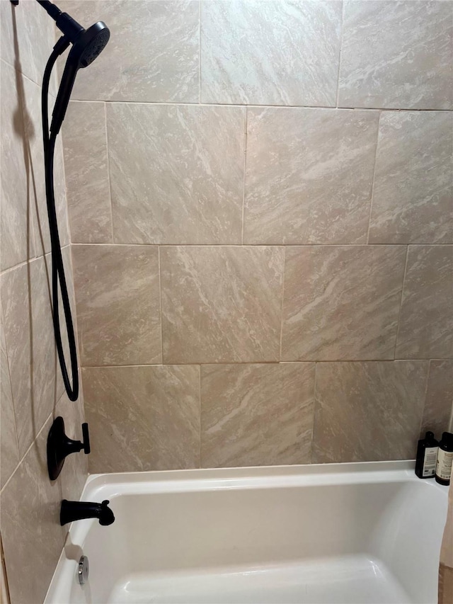 900 Boyd Ave, Lindale, TX 75701 - full bath with shower / tub combination