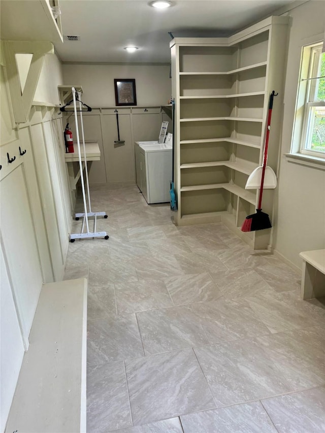 900 Boyd Ave, Lindale, TX 75701 - laundry room featuring independent washer and dryer