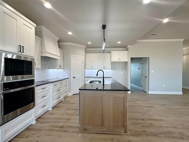 6710 Windmill Grass Ln, Abilene, TX 79606 - kitchen featuring crown molding, a sink, dark countertops, decorative backsplash, and baseboards