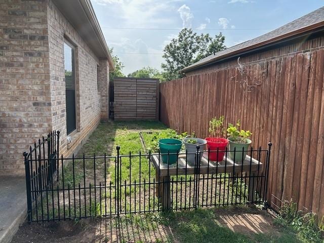 415 Magnolia, Hico, TX 76457 - view of yard featuring fence