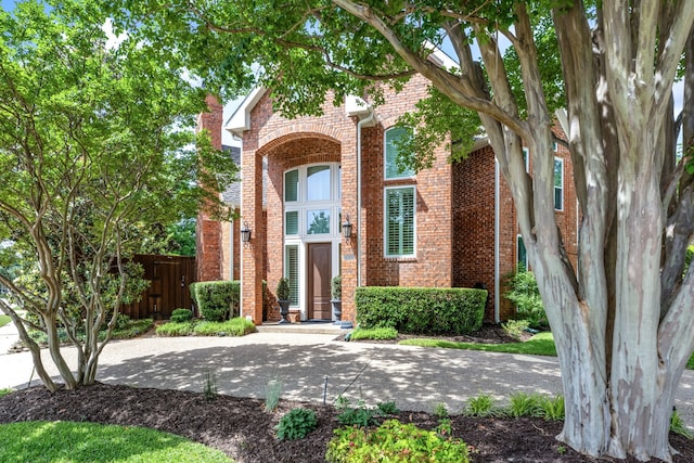 3441 Mount Vernon Way, Plano, TX 75025 - traditional home featuring brick siding and fence
