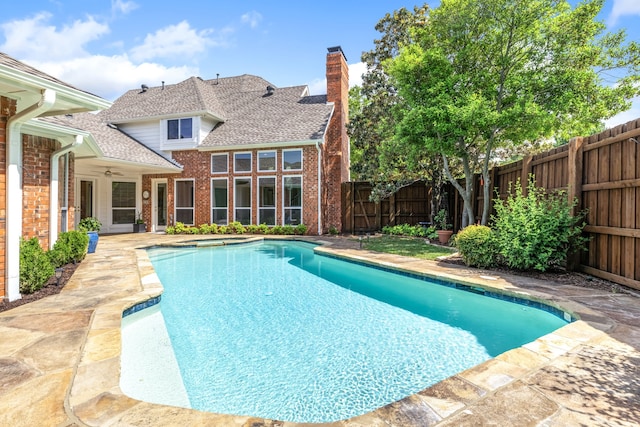 3441 Mount Vernon Way, Plano, TX 75025 - view of pool featuring a fenced backyard, a ceiling fan, a pool with connected hot tub, and a patio area