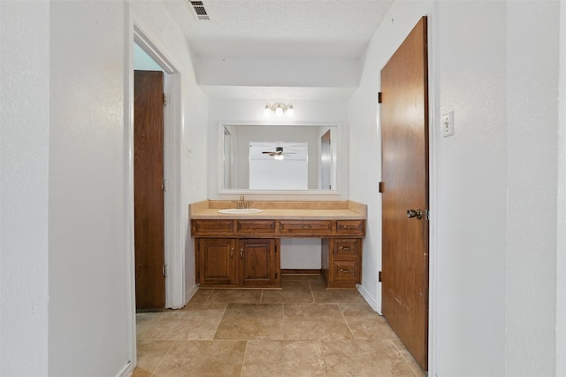 815 Middle Run, Duncanville, TX 75137 - hall with a sink and baseboards
