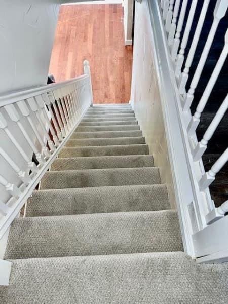 522 Helena St, Dallas, TX 75217 - view of stairway
