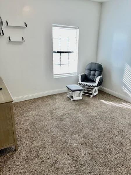 522 Helena St, Dallas, TX 75217 - unfurnished room featuring carpet floors and baseboards