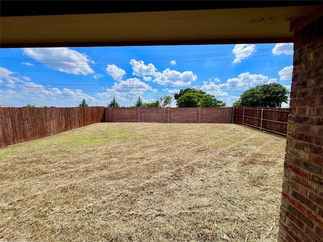 3303 Knoll Dr, Ennis, TX 75119 - view of yard