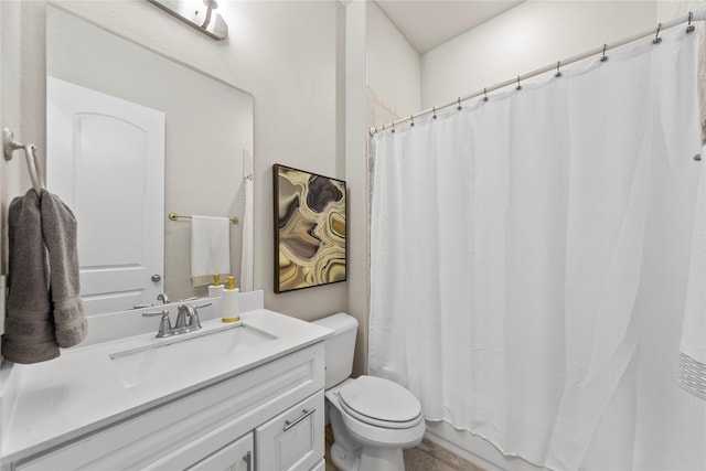 1608 Coventry Ct, Farmers Branch, TX 75234 - bathroom featuring toilet, vanity, and a shower with shower curtain