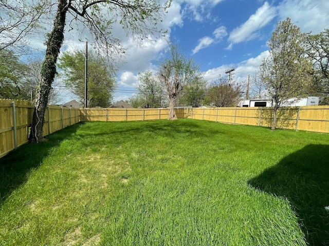 1315 W Gandy St, Denison, TX 75020 - view of yard