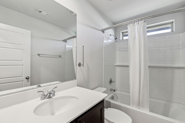 3006 Genevieve Ln, Royse City, TX 75189 - bathroom with shower / bathtub combination with curtain, toilet, and vanity