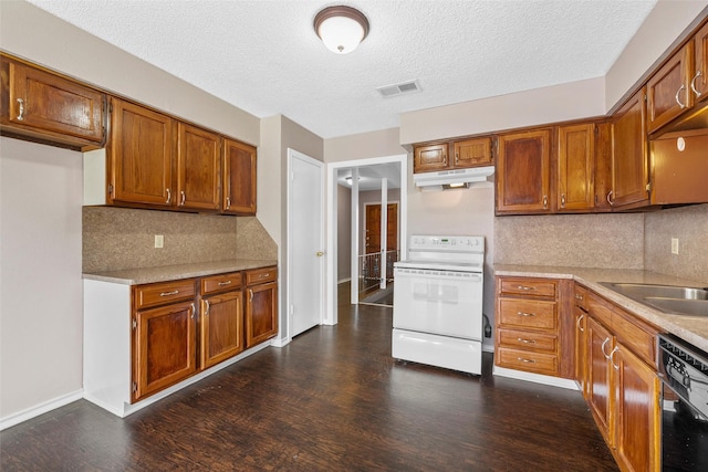 444 Lindenwood Ln W, Hewitt, TX 76643 - kitchen featuring white electric stove, under cabinet range hood, black dishwasher, dark wood-style floors, and light countertops