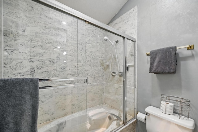 2708 Van Gogh Pl, Dallas, TX 75287 - full bath featuring toilet, combined bath / shower with glass door, and vaulted ceiling