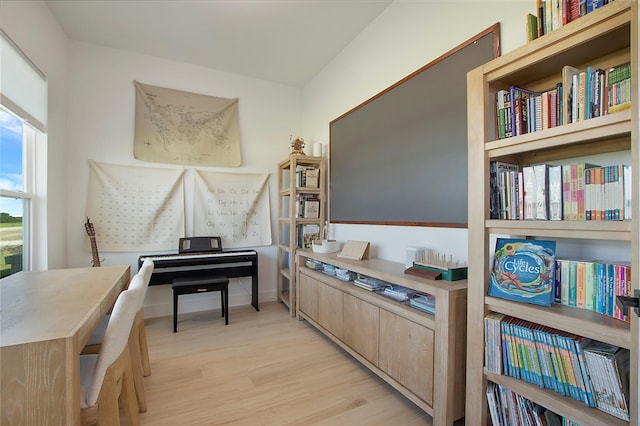 1339 Malone Dr, Royse City, TX 75189 - sitting room featuring light wood-style flooring and baseboards