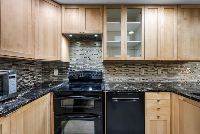 4242 N Capistrano Dr Unit 174, Dallas, TX 75287 - kitchen with black appliances, light brown cabinetry, glass insert cabinets, and backsplash