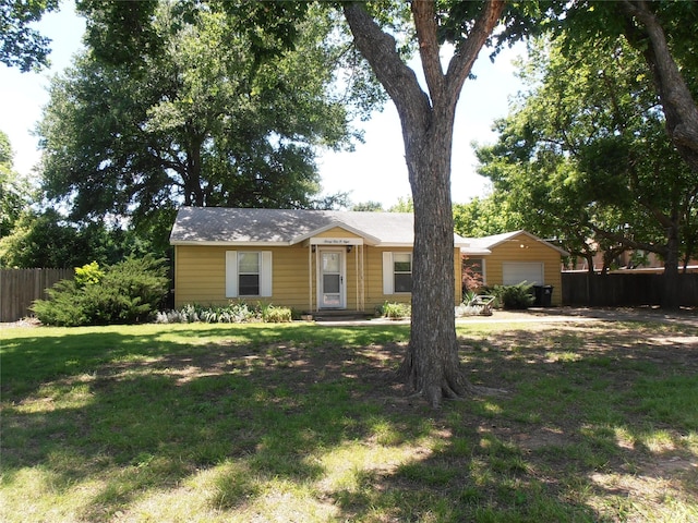 2108 Norwood Ln, Arlington, TX 76013 - ranch-style house featuring a garage