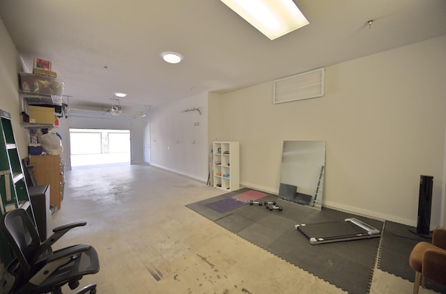 workout area with baseboards