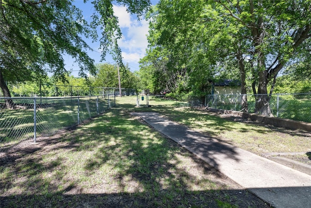 1128 Redbud St, Denison, TX 75020 - view of yard