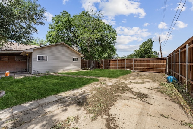 4518 Live Oak Dr, Mesquite, TX 75150 - view of yard featuring a patio area