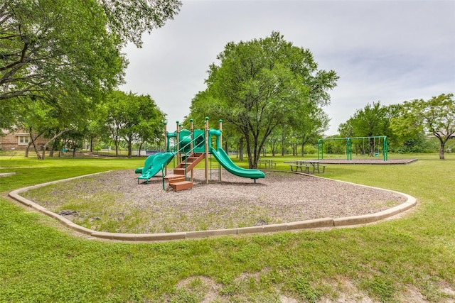 3209 S Bay Breeze Ln, Fort Worth, TX 76179 - community play area with a lawn