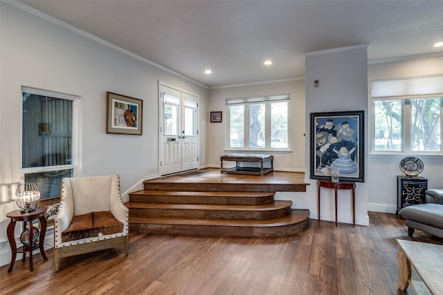 3552 Granada Ave Unit B, University Park, TX 75205 - entryway featuring wood finished floors, crown molding, baseboards, and recessed lighting