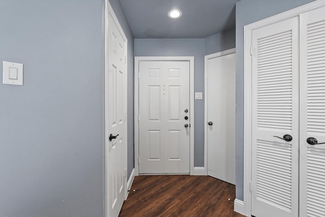 154 Henry M Chandler Dr, Rockwall, TX 75032 - entryway featuring dark wood-style flooring, baseboards, and recessed lighting