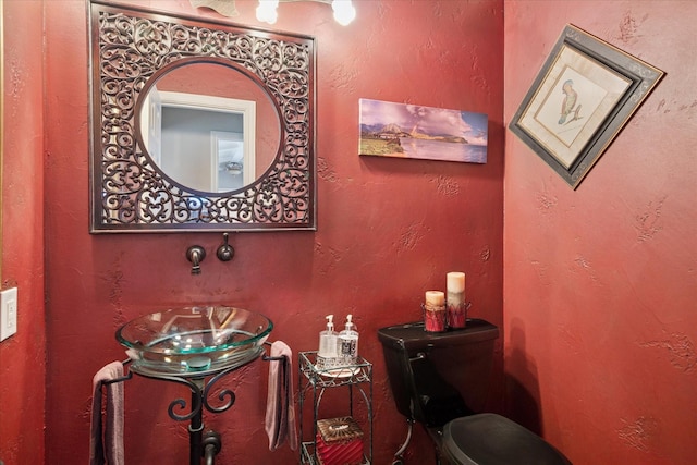 4322 Glenaire Dr, Dallas, TX 75229 - view of bathroom