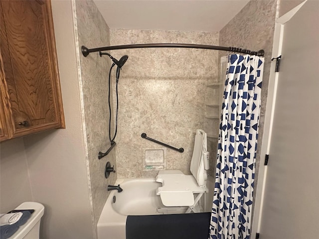 922 S Valentine Dr, Sherman, TX 75090 - bathroom featuring shower / bath combo and toilet