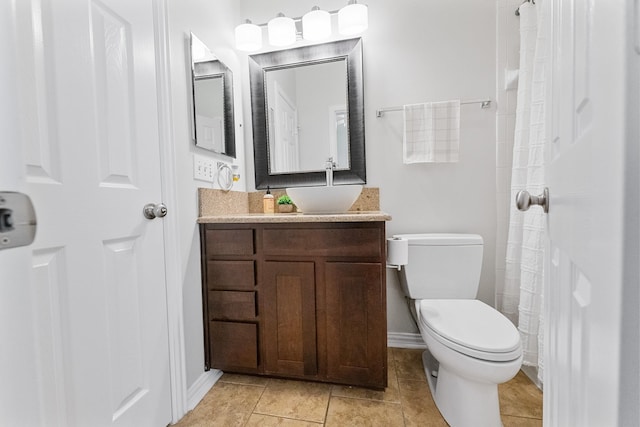 full bathroom with toilet, vanity, baseboards, and curtained shower